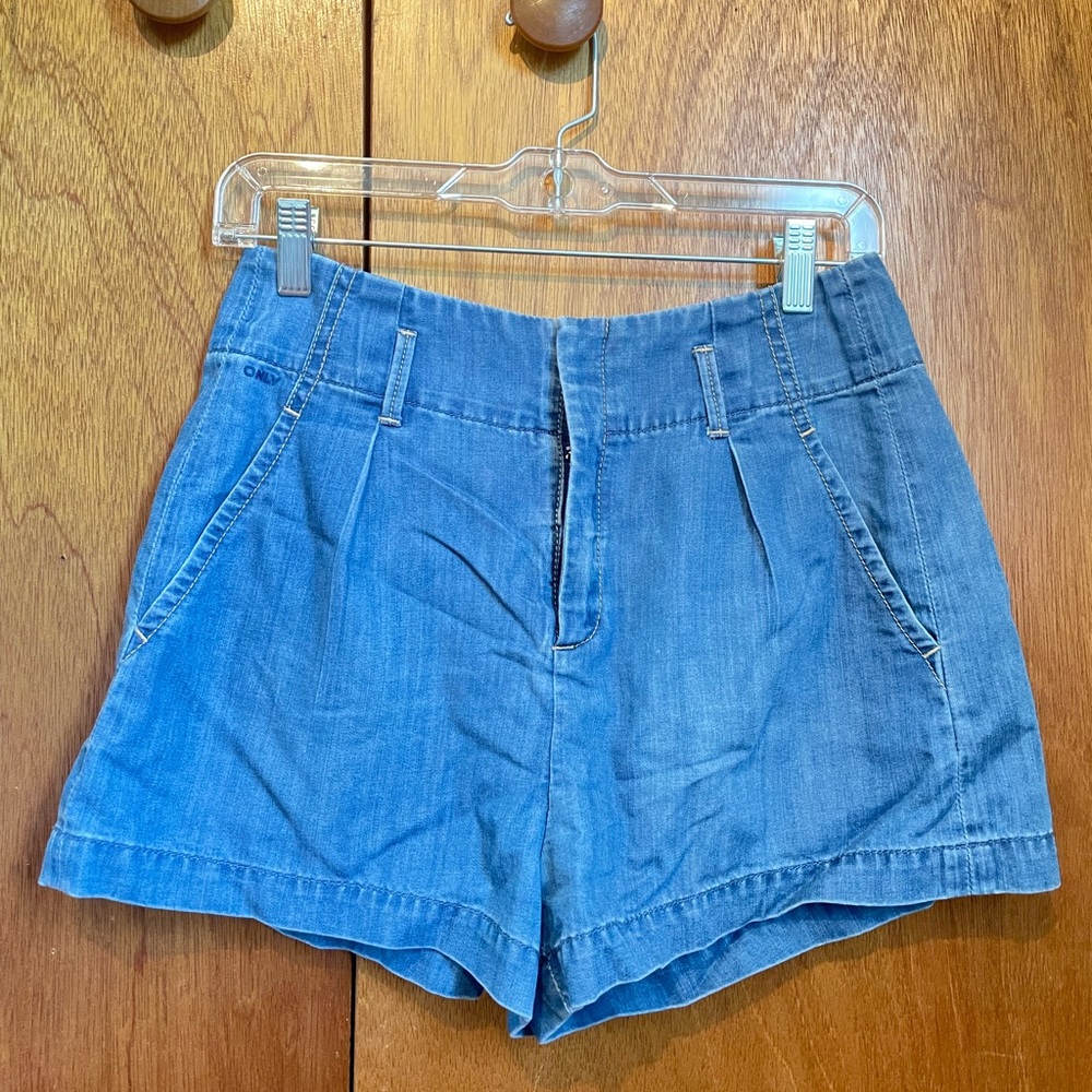 ONLY. Essential Jean short. Size 28.